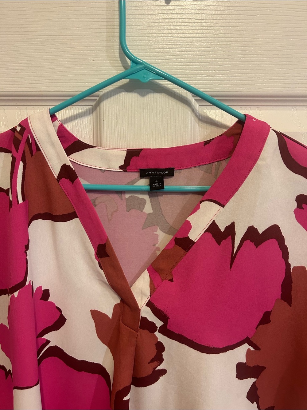 Ann Taylor Hot Pink, Brown & White Floral V-Neck Top